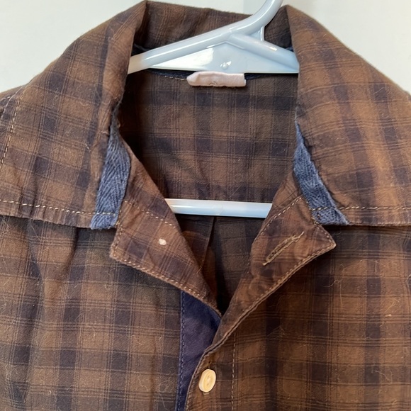 EGG button down shirt for boys, size 5.  Brown & blue. - Picture 3 of 5